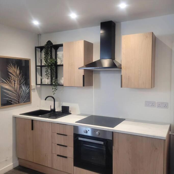 No 1 The Terrace Apartment Rainhill ภายนอก รูปภาพ