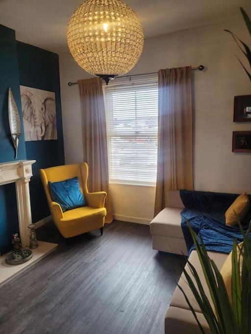 No 1 The Terrace Apartment Rainhill ภายนอก รูปภาพ